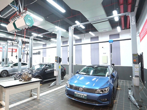 汽車運(yùn)用與維修實(shí)訓(xùn)室